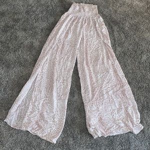 Women’s flowy pants